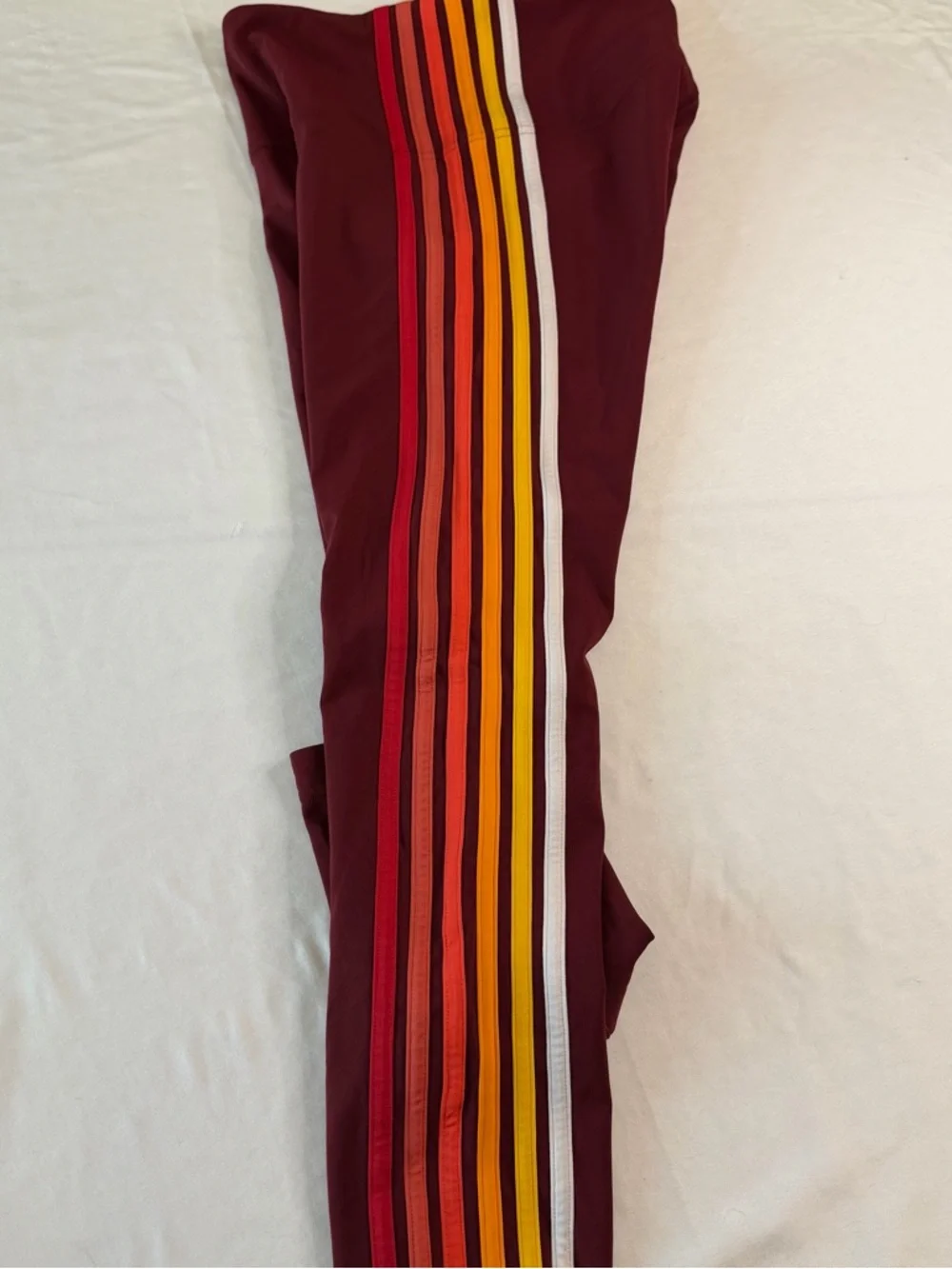 Lululemon Take A Hint High Rise Leggings Burgundy Stripe 25” Size 4 Yoga Woekout
